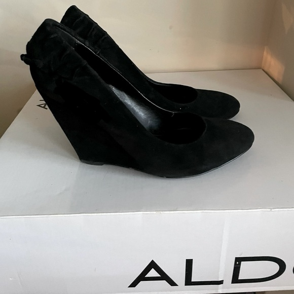 ALDO Black Suede Wedge Heels size 38 - Picture 1 of 3